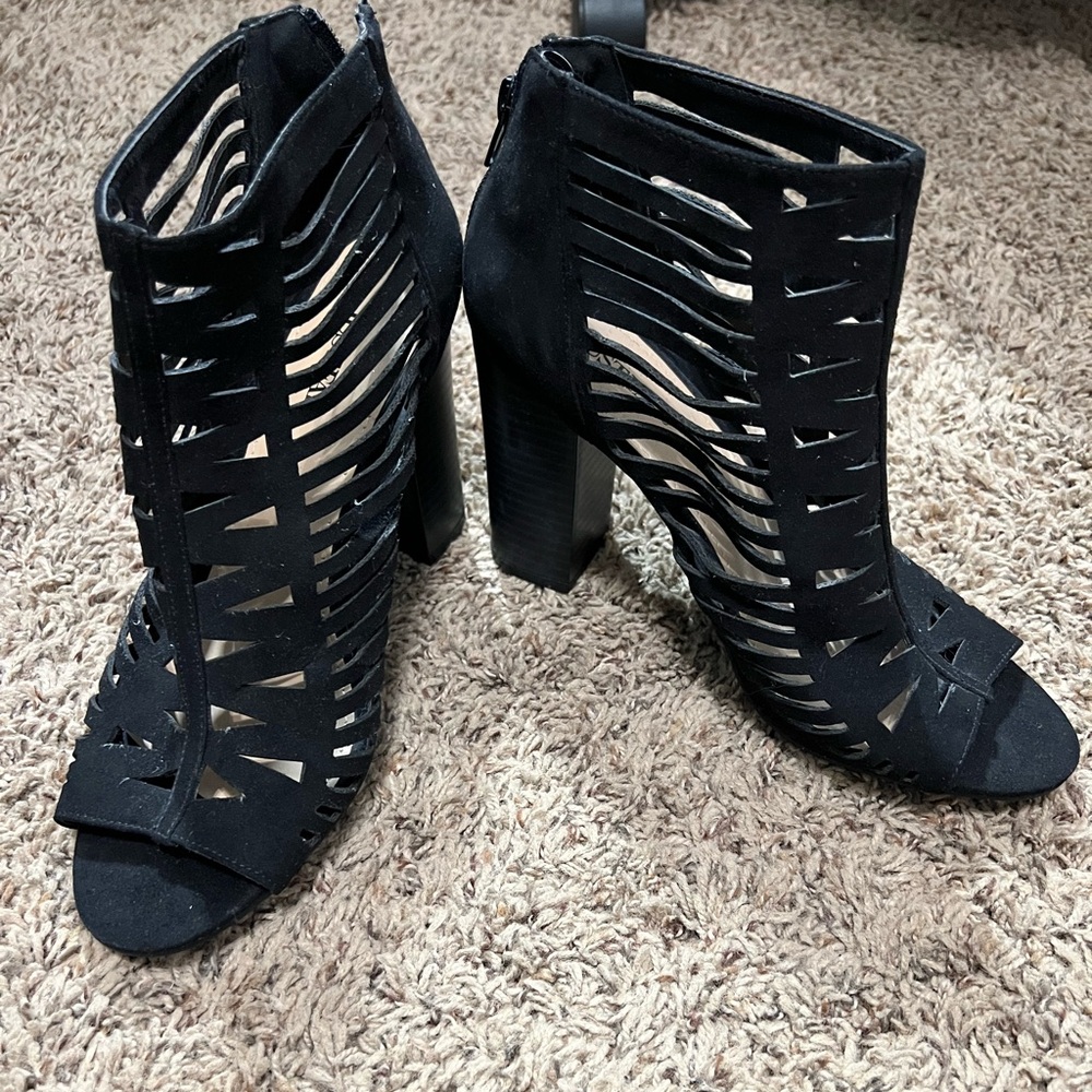 Elegant Black Cutout Heels Size 9.5